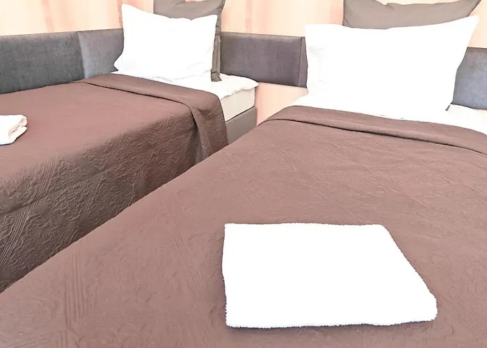 Heart, Split Level, Free Parking And Bag Storage *