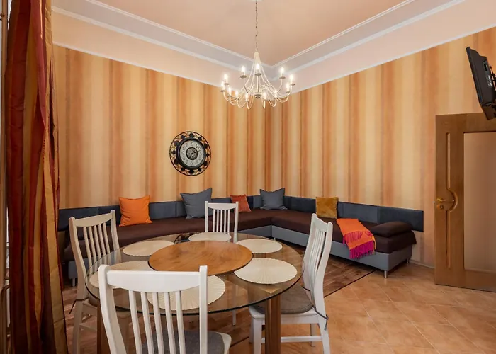 Heart, Split Level, Free Parking And Bag Storage Апартаменты *